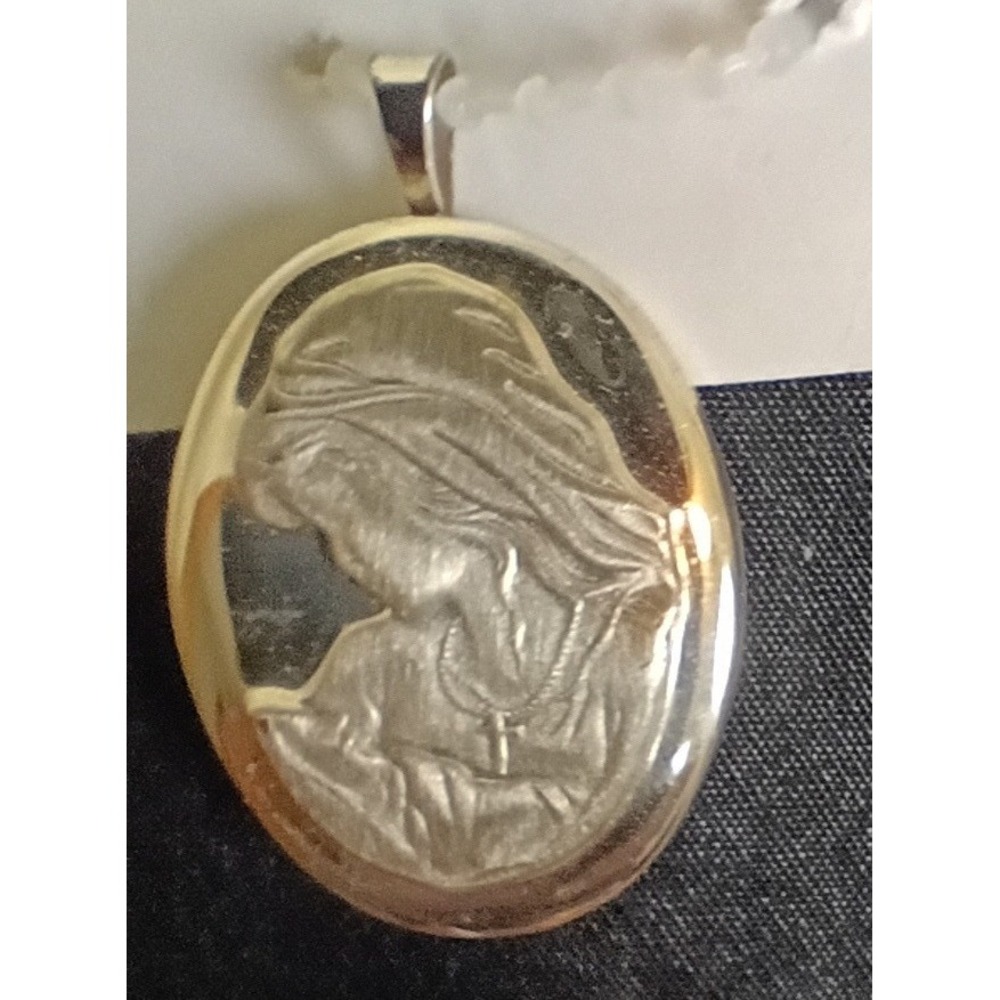 Silver Tone Oval Locket Pendant Cherish‎ the Memories Forever Embossed Woman - Picture 4 of 6